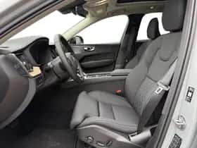 Volvo XC60 (2025) thumbnail 3