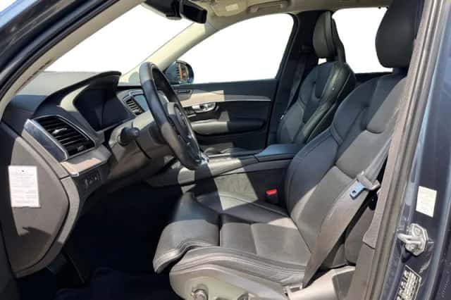 Volvo XC90 (2020) thumbnail 3