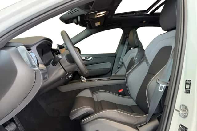 Volvo XC60 (2026) thumbnail 3