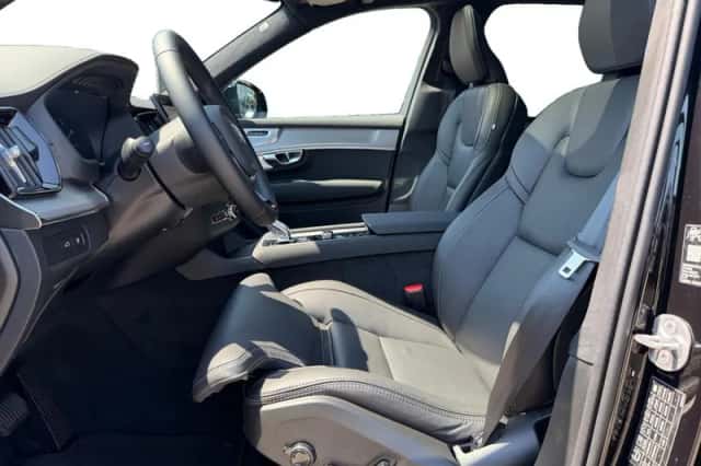 Volvo XC90 (2026) thumbnail 3