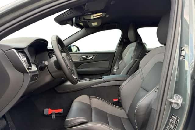 Volvo V60 (2025) thumbnail 3