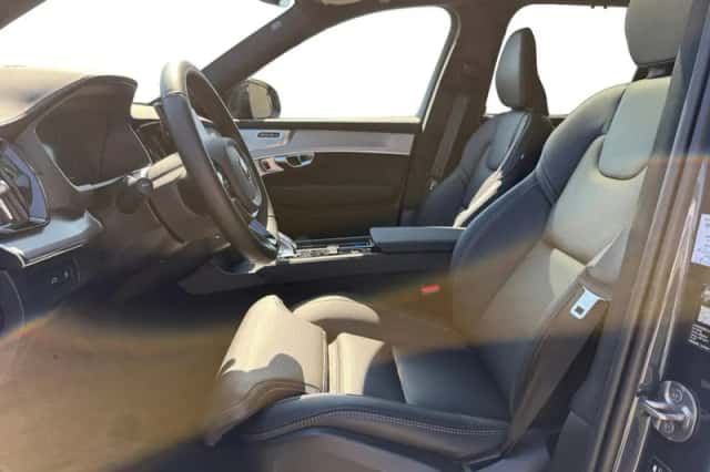 Volvo XC90 (2026) thumbnail 3
