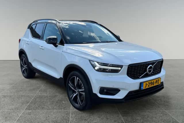 Volvo XC40 (2020) thumbnail 2