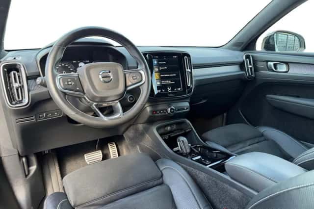 Volvo XC40 (2020) thumbnail 3