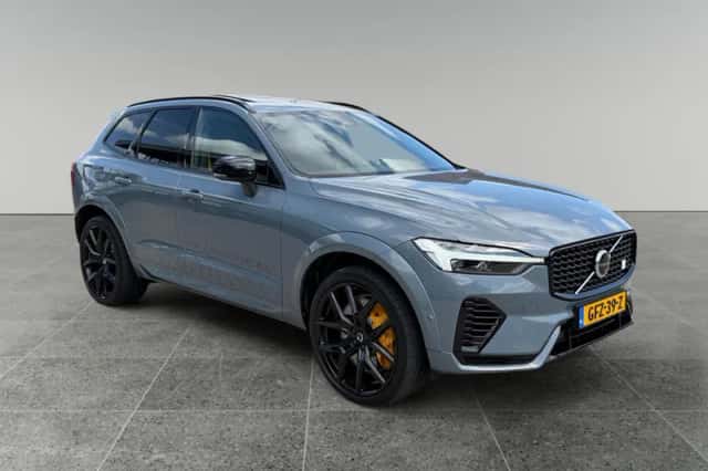 Volvo XC60 (2023) thumbnail 2