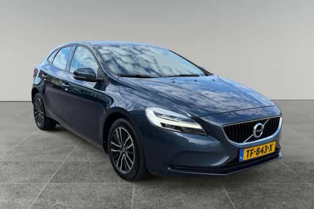 Volvo V40 (2018) thumbnail 2