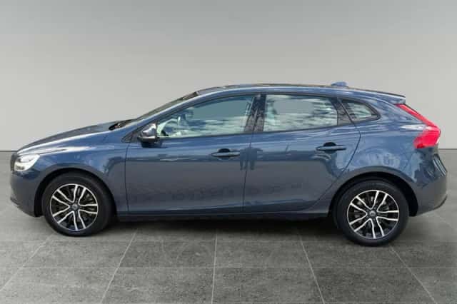 Volvo V40 (2018) thumbnail 4