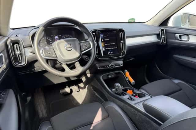 Volvo XC40 (2019) thumbnail 3