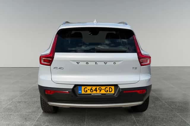 Volvo XC40 (2019) thumbnail 6
