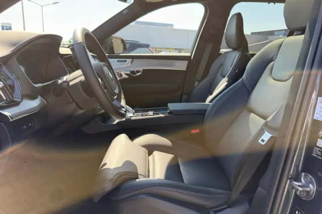 Volvo XC90 (2026) thumbnail 3