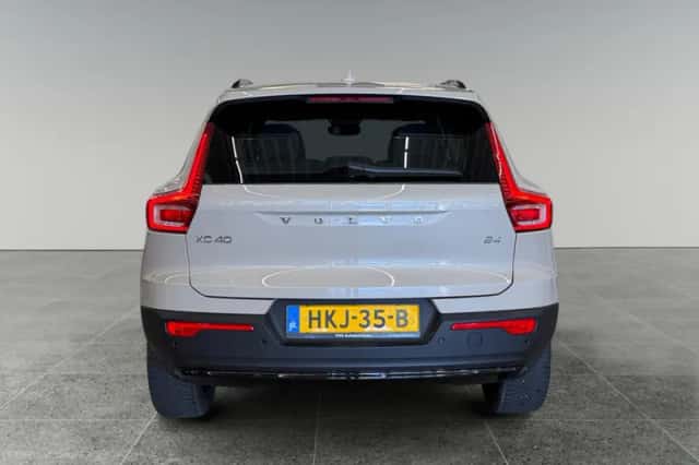 Volvo XC40 (2025) thumbnail 4
