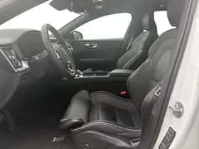 Volvo V60 (2024) thumbnail 3