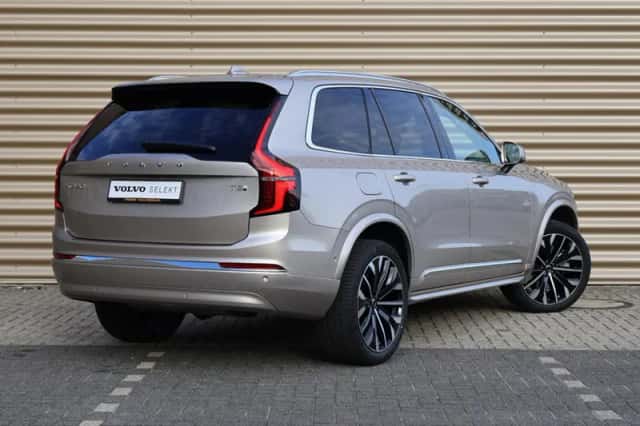 Volvo XC90 (2025) thumbnail 2