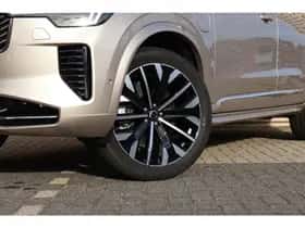 Volvo XC90 (2025) thumbnail 9