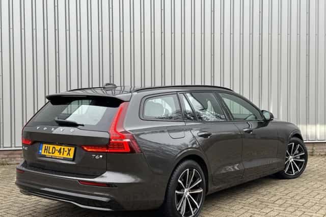 Volvo V60 (2025) thumbnail 2