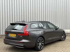 Volvo V60 (2025) thumbnail 2