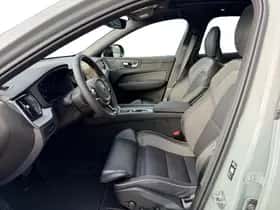 Volvo XC60 (2025) thumbnail 3