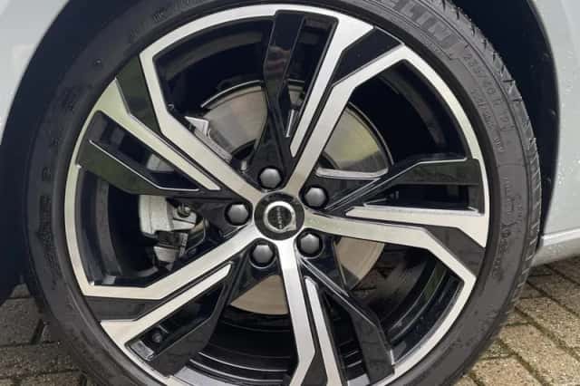 Volvo V60 (2025) thumbnail 3