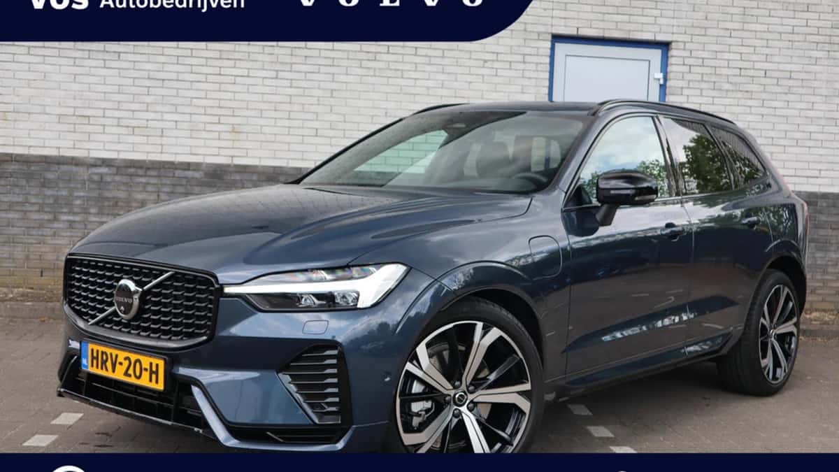 Volvo XC60 (2025) — foto 1