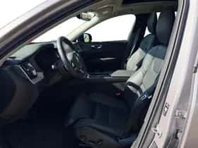 Volvo XC60 (2025) thumbnail 3