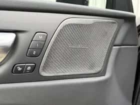 Volvo XC60 (2025) thumbnail 11