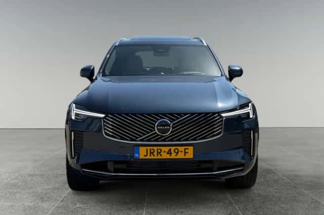 Volvo XC90 (2025) thumbnail 5