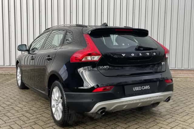 Volvo V40 (2017) thumbnail 2