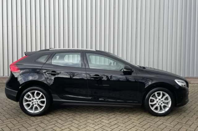 Volvo V40 (2017) thumbnail 4