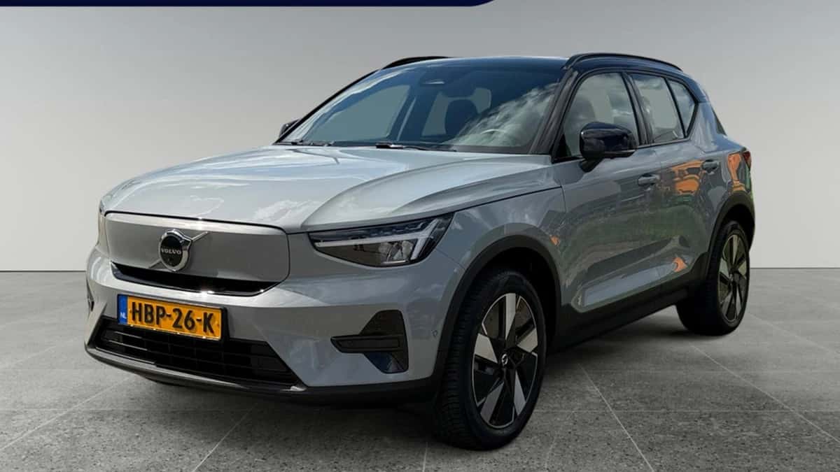 Volvo EX40 (2025) — foto 1