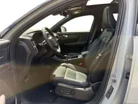 Volvo EX40 (2025) thumbnail 3