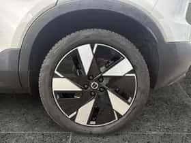 Volvo EX40 (2025) thumbnail 8
