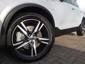 Volvo XC40 (2020) thumbnail 2