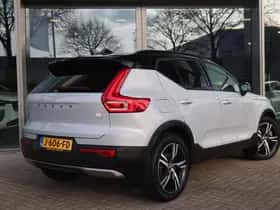 Volvo XC40 (2020) thumbnail 3