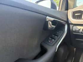 Volvo V40 (2013) thumbnail 21