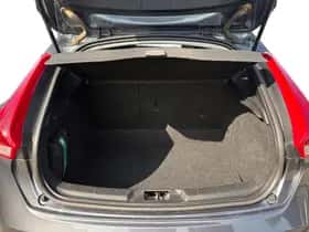 Volvo V40 (2013) thumbnail 9