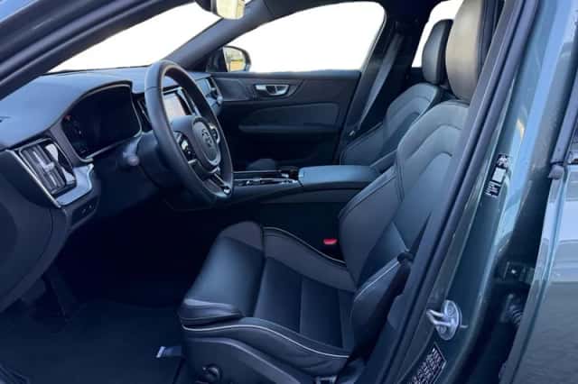 Volvo V60 (2026) thumbnail 3