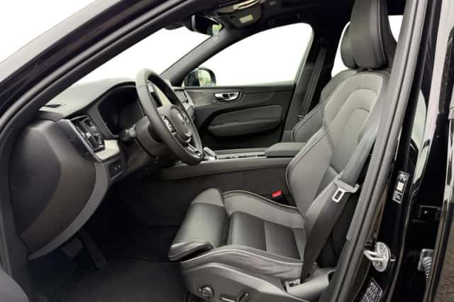 Volvo XC60 (2025) thumbnail 3