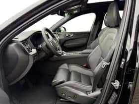 Volvo XC60 (2025) thumbnail 3