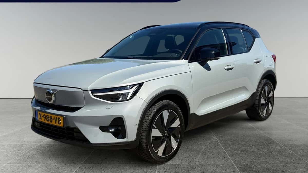 Volvo XC40 (2024) — foto 1