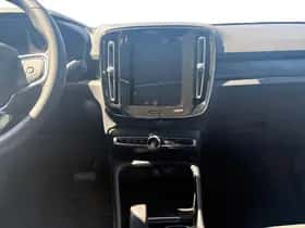Volvo XC40 (2024) thumbnail 15