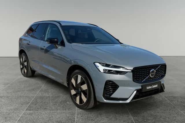 Volvo XC60 (2023) thumbnail 3