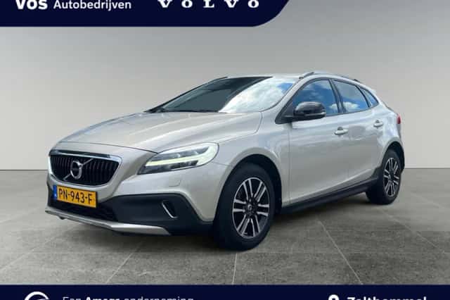 Volvo V40 (2017) thumbnail 1