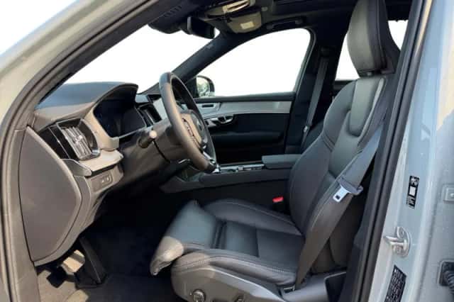 Volvo XC90 (2026) thumbnail 3
