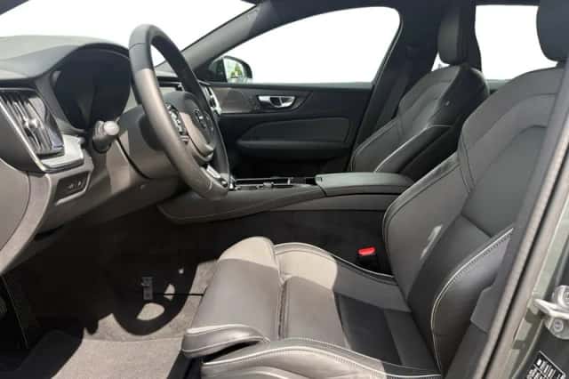 Volvo V60 (2025) thumbnail 3