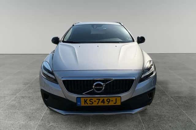 Volvo V40 (2016) thumbnail 5