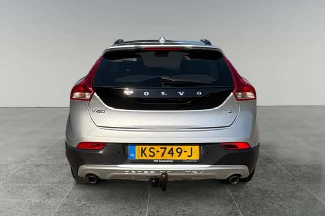 Volvo V40 (2016) thumbnail 6