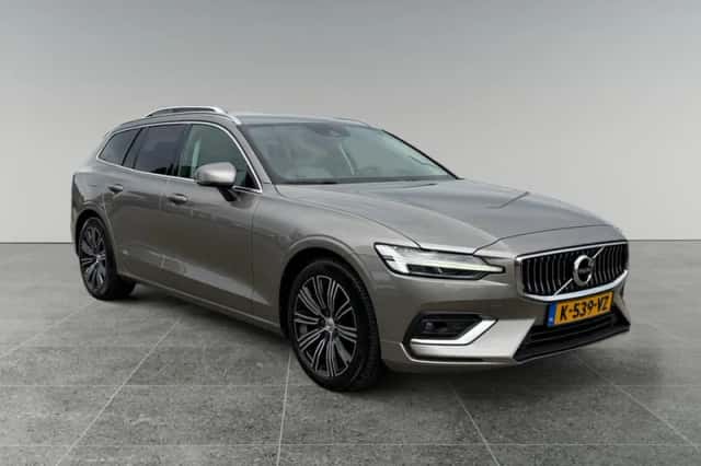 Volvo V60 (2021) thumbnail 2