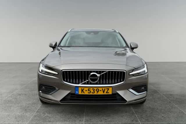 Volvo V60 (2021) thumbnail 5