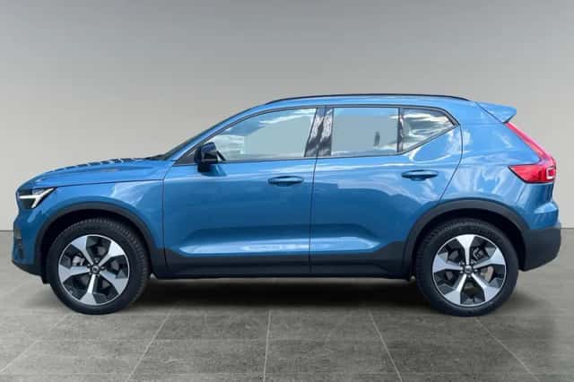 Volvo XC40 (2025) thumbnail 3