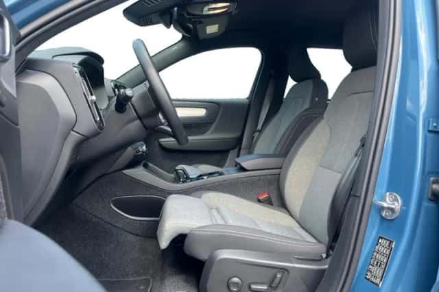 Volvo XC40 (2025) thumbnail 6